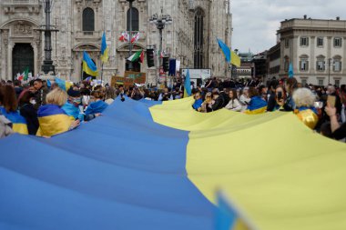 Ukrayna halkı Putin 'in başlattığı savaşa karşı gösteri düzenledi.