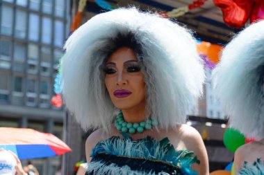 Milano Pride, gay, lezbiyen, biseksüel, transseksüel, aseksüel, interseksüel ve eşcinsel insanların gururunun ilk göstergesidir.