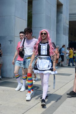 Milano Pride, gay, lezbiyen, biseksüel, transseksüel, aseksüel, interseksüel ve eşcinsel insanların gururunun ilk göstergesidir.