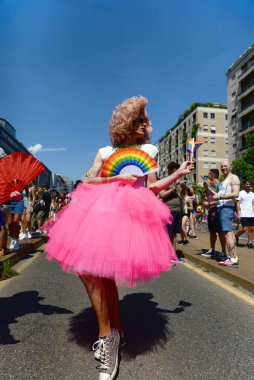 Milano Pride, gay, lezbiyen, biseksüel, transseksüel, aseksüel, interseksüel ve eşcinsel insanların gururunun ilk göstergesidir.