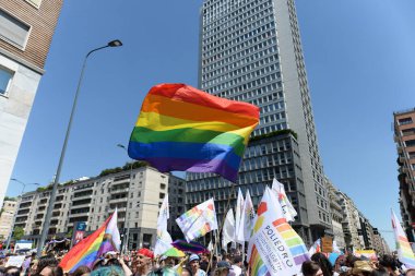 Milano Pride, gay, lezbiyen, biseksüel, transseksüel, aseksüel, interseksüel ve eşcinsel insanların gururunun ilk göstergesidir.