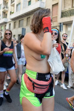 Milano Pride, gay, lezbiyen, biseksüel, transseksüel, aseksüel, interseksüel ve eşcinsel insanların gururunun ilk göstergesidir.
