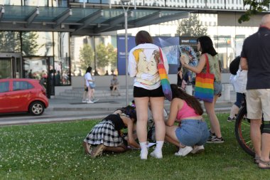 Milano Pride, gay, lezbiyen, biseksüel, transseksüel, aseksüel, interseksüel ve eşcinsel insanların gururunun ilk göstergesidir.