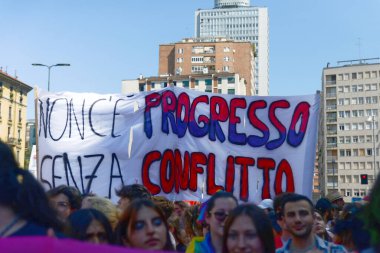 Milano Pride, gay, lezbiyen, biseksüel, transseksüel, aseksüel, interseksüel ve eşcinsel insanların gururunun ilk göstergesidir.
