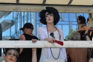 Milano Pride, gay, lezbiyen, biseksüel, transseksüel, aseksüel, interseksüel ve eşcinsel insanların gururunun ilk göstergesidir.