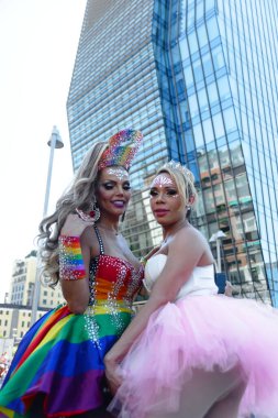 Milano Pride, gay, lezbiyen, biseksüel, transseksüel, aseksüel, interseksüel ve eşcinsel insanların gururunun ilk göstergesidir.