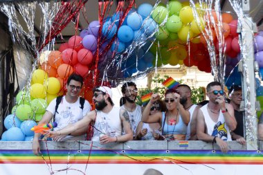 Milano Pride, gay, lezbiyen, biseksüel, transseksüel, aseksüel, interseksüel ve eşcinsel insanların gururunun ilk göstergesidir.