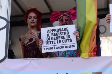 Milano Pride, gay, lezbiyen, biseksüel, transseksüel, aseksüel, interseksüel ve eşcinsel insanların gururunun ilk göstergesidir.