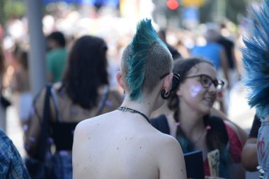 Milano Pride, gay, lezbiyen, biseksüel, transseksüel, aseksüel, interseksüel ve eşcinsel insanların gururunun ilk göstergesidir.