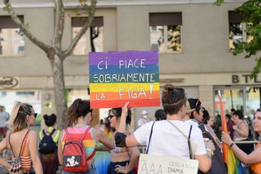 Milano Pride, gay, lezbiyen, biseksüel, transseksüel, aseksüel, interseksüel ve eşcinsel insanların gururunun ilk göstergesidir.