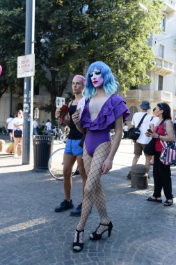 Milano Pride, gay, lezbiyen, biseksüel, transseksüel, aseksüel, interseksüel ve eşcinsel insanların gururunun ilk göstergesidir.