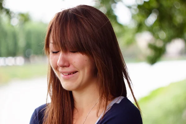 Girl cries — Stock Photo, Image