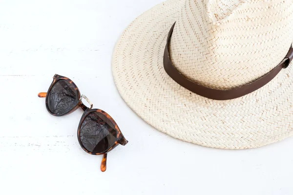 Hut and sunglasses — Stock Photo, Image