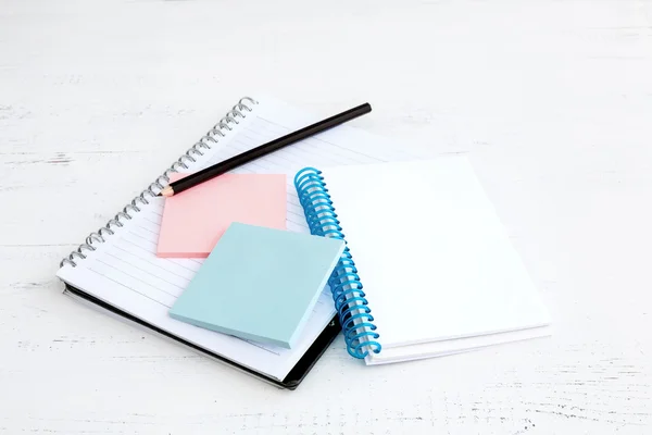 Cuaderno con lápiz — Foto de Stock