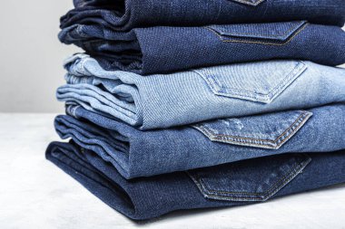 Pantolon pantolonu, giysiler arka plan. Güzel kot pantolonun ayrıntıları.