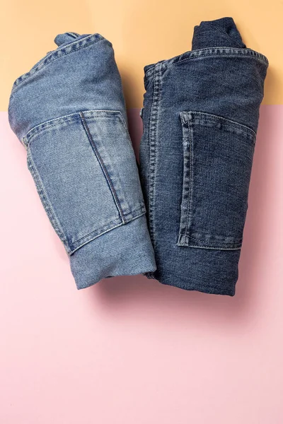 Calça Jeans Azul Sobre Fundo Colorido Isolado Denim Detalhes Moda — Fotografia de Stock