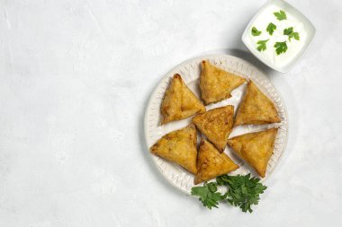 Ev yapımı geleneksel Fas Briwats. Tipik Fas yemekleri. Arapça yemek