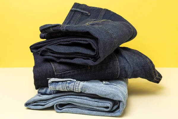 Blauwe Jeans Kleurrijke Achtergrond Geïsoleerd Denim Mode Details — Stockfoto