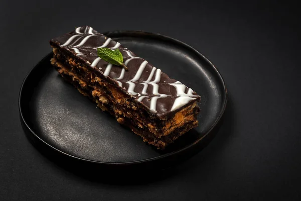 Chocolate Tradicional Millefoglie Francês Mille Feuille Fundo Escuro Com Espaço — Fotografia de Stock