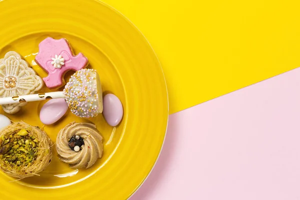 Bonbons Pour Fête Bébé Avec Des Bonbons Des Gâteaux Sur — Photo