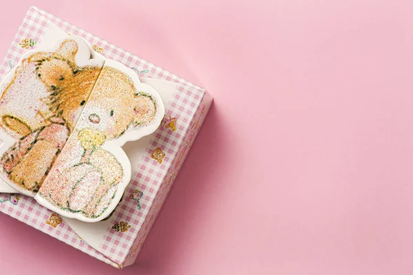 Γλυκά Για Πάρτι Μωρών Καραμέλες Και Κέικ Χρωματιστό Φόντο Μεμονωμένα — Φωτογραφία Αρχείου