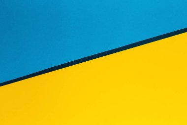 Mavi ve beyaz karton üzerinde Ukrayna bayrağı ulusal sembolü