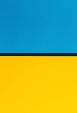 Mavi ve beyaz karton üzerinde Ukrayna bayrağı ulusal sembolü