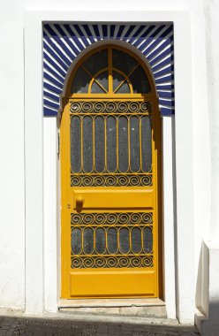 Eski Medine 'deki Arap mimarisi. Sokaklar, kapılar, pencereler, detaylar. Tanca, Fas