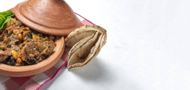 Geleneksel Fas kuzu eti etiketi