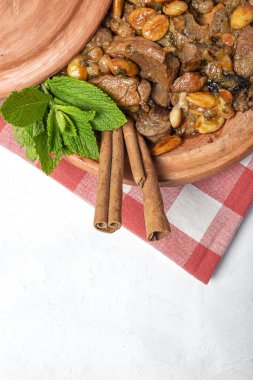 Geleneksel Fas kuzu eti etiketi