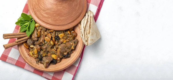 Traditional Moroccan Lamb Meat Tagine — Stock Photo, Image