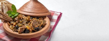 Geleneksel Fas kuzu eti etiketi