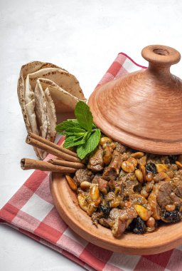 Geleneksel Fas kuzu eti etiketi