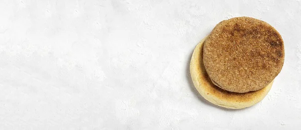 Weißer Hintergrund Von Verschiedenen Brotsorten Von Oben Backwaren Gesundes Essen — Stockfoto