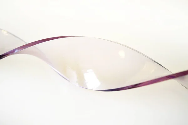 Пластикова Спіраль Фіолетовому Кольорі Блідому Фоні — стокове фото