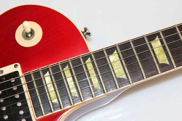 Close Uma Guitarra Elétrica Corpo Sólido Típico — Fotografia de Stock
