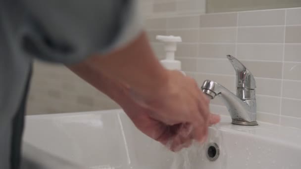 Men Washing Hands Soap Rubbing Hands Different Areas Clean Frequent — Stock Video