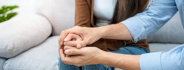 Couples Hold Hands Support Each Other While Discussing Family Issues — Stock Photo, Image