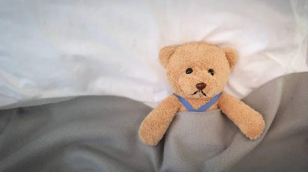 Sad Teddy Bear Lies Sick Bed Disappointment Discouragement — Stock Photo, Image