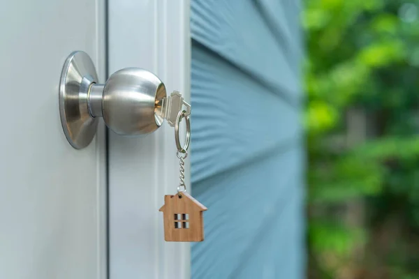 Clé Maison Est Insérée Dans Porte Vendre Louer Concept Maison — Photo