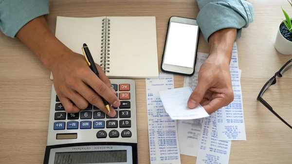 Contabile Che Lavora Con Una Calcolatrice Consulenti Finanziari Analizzano Entrate — Foto Stock