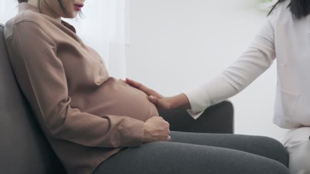 Беременные Женщины Консультируются Врачом Стрессе Который Возникает Время Беременности Врач — стоковое видео