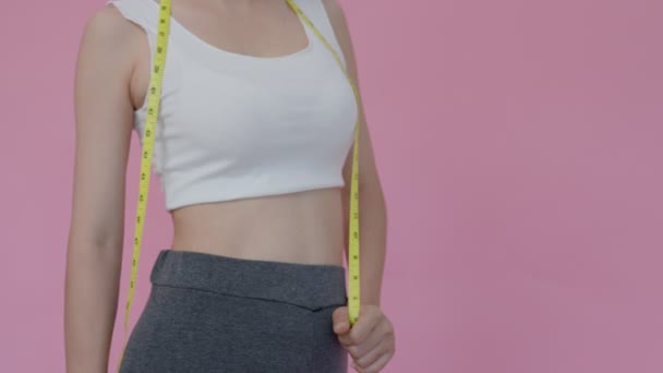 Diet Dan Diet Kecantikan Tubuh Wanita Tipis Menggunakan Ukuran Pita — Stok Video