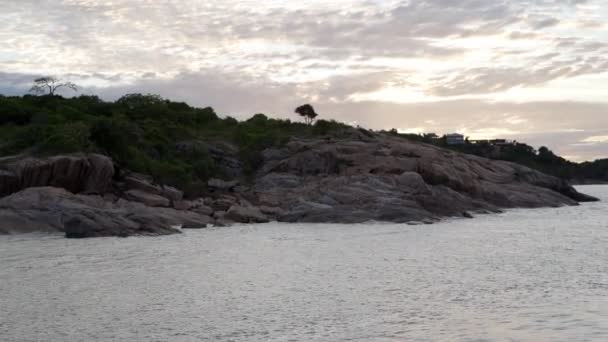 Menonton Laut Pada Wisata Liburan Cruise Untuk Mengendurkan Otak Mereka — Stok Video