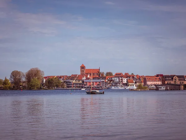 Utsikt Över Den Gamla Staden Waren Der Mueritz — Stockfoto