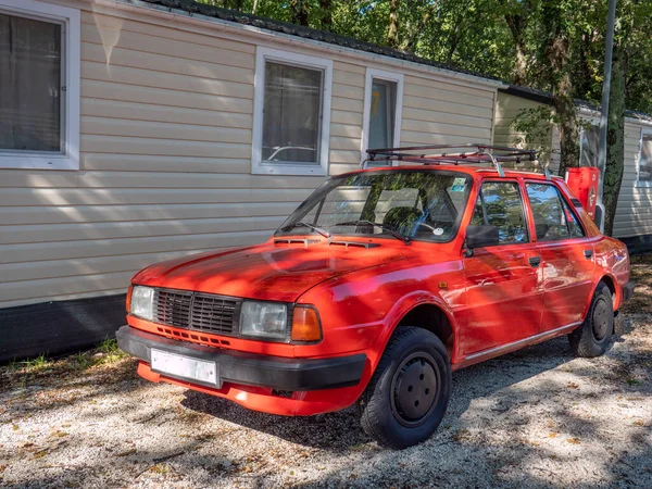 Oude Rode Tsjechische Vintage Auto — Stockfoto