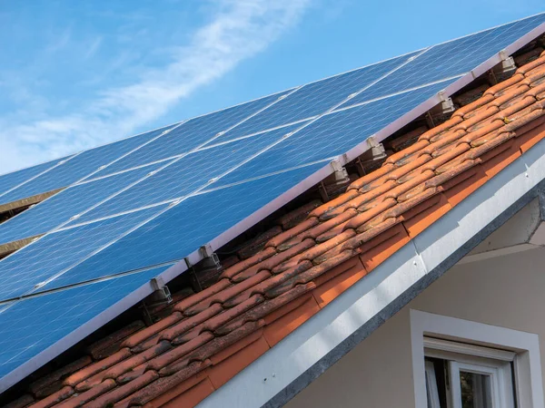 Painel Solar Casa — Fotografia de Stock