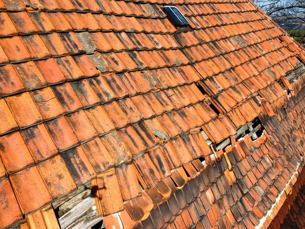 Alte Ziegel Auf Dem Dach — Stockfoto