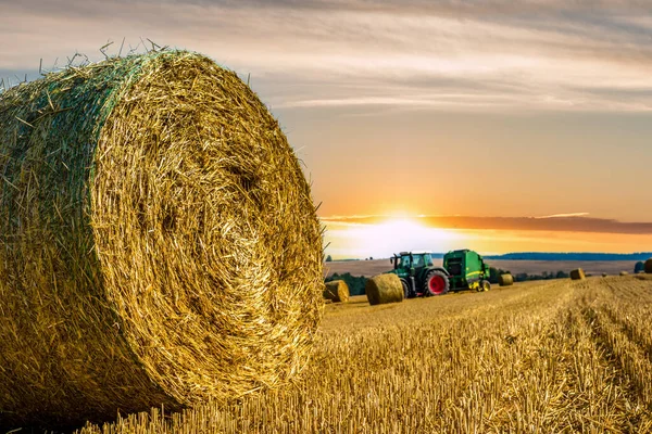 Hay Harvest Sunset — Fotografia de Stock