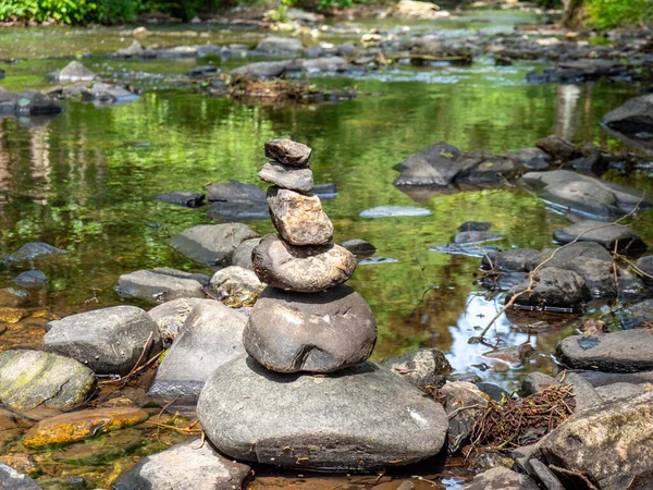 Balancear Piedras Agua —  Fotos de Stock